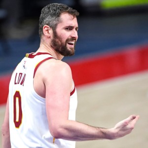  沙尔克04终结连败颓势,主场终迎久违胜利  