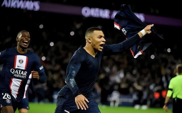 9, 法甲出现争议判罚，巴黎主帅赛后炮轰裁判组  